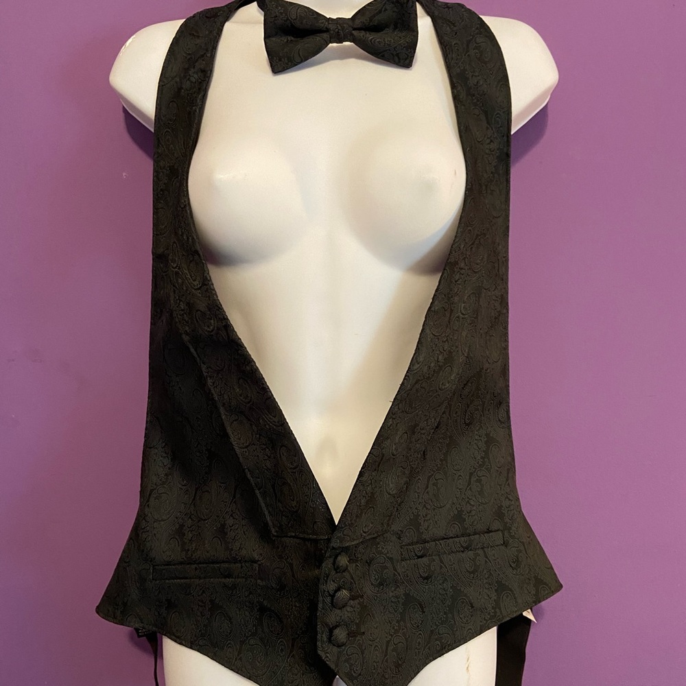 Mel Howard mens vest and matching tie